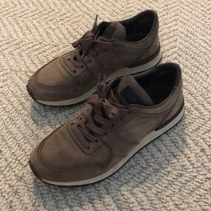 Tod’s sneakers in brown suede